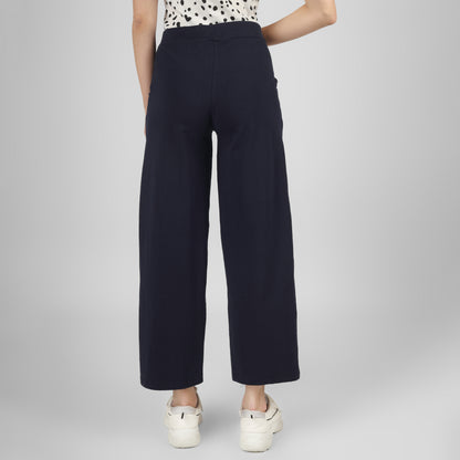 Regular relax fit trouser
women trouser, regular fit,trouser, straight fit, wide legged trouser, on and on women pants